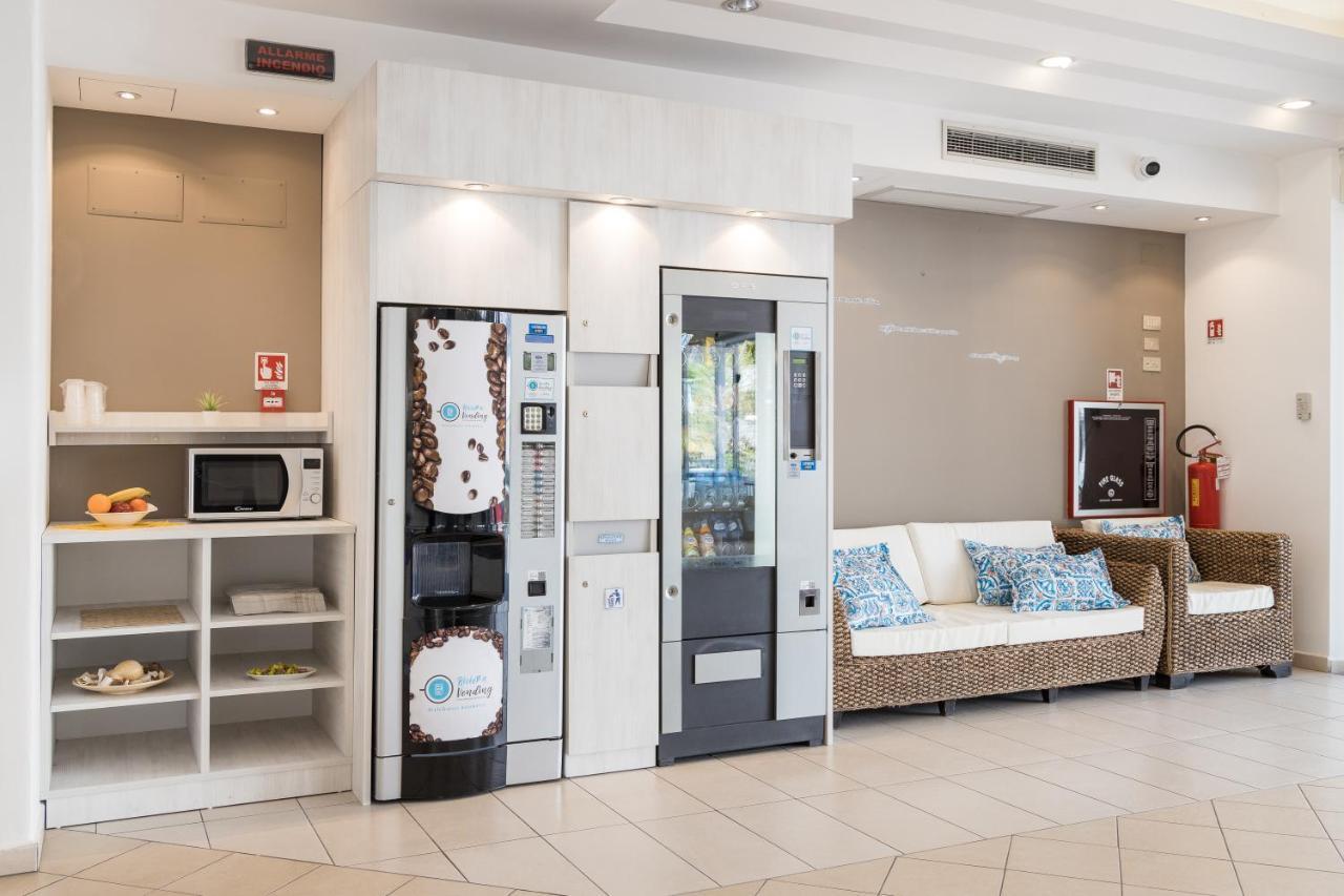 Appartamenti Smart A 30M Da Viale Dante E 100M Dal Mare Riccione Kültér fotó