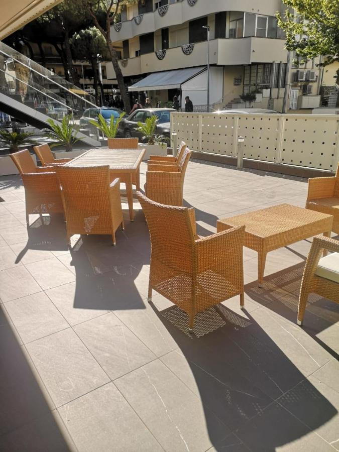 Appartamenti Smart A 30M Da Viale Dante E 100M Dal Mare Riccione Kültér fotó