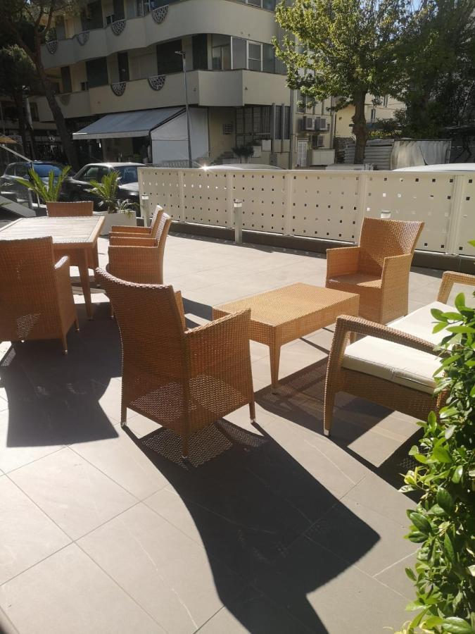 Appartamenti Smart A 30M Da Viale Dante E 100M Dal Mare Riccione Kültér fotó